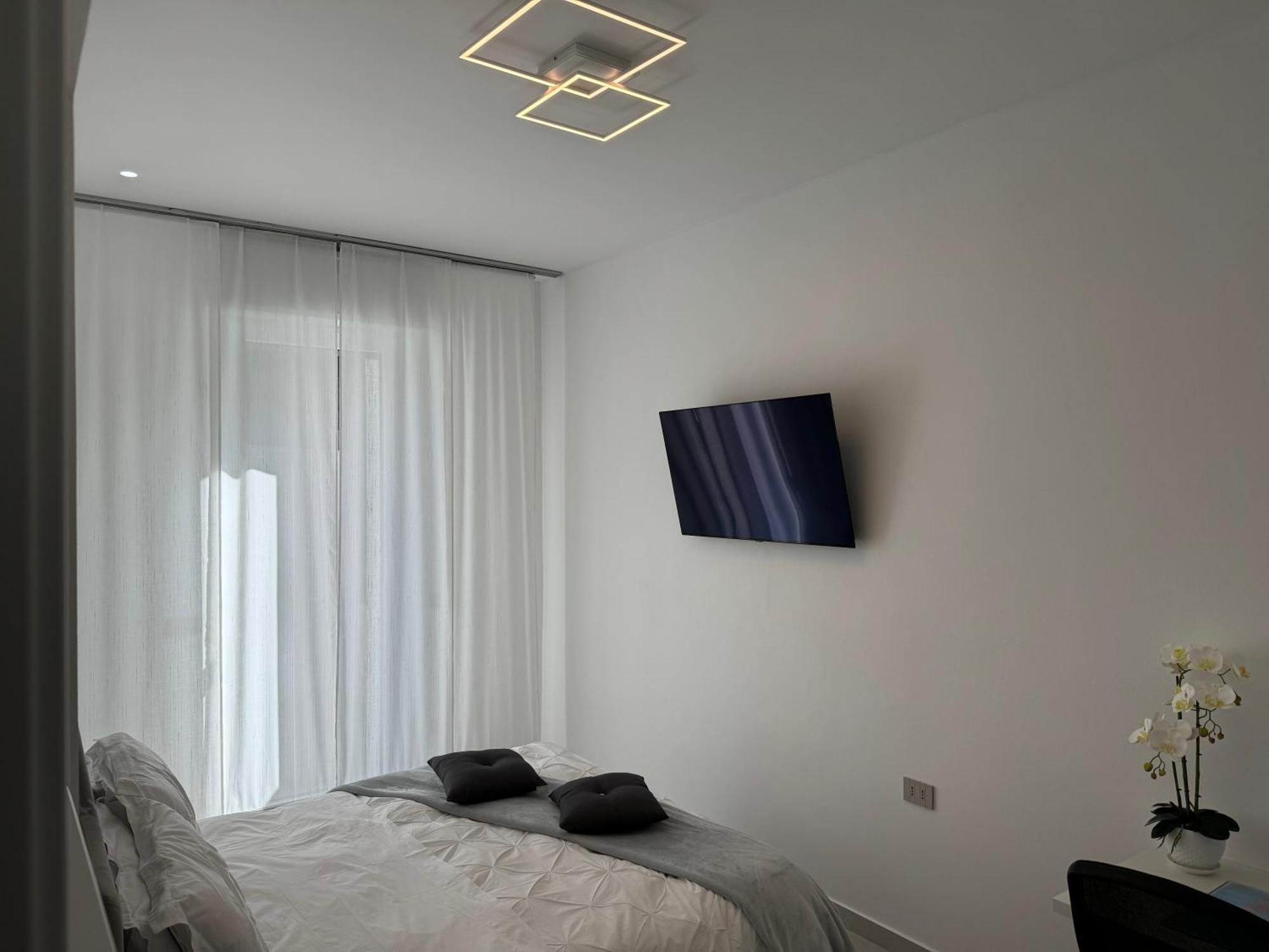 Varese Apartment Εξωτερικό φωτογραφία