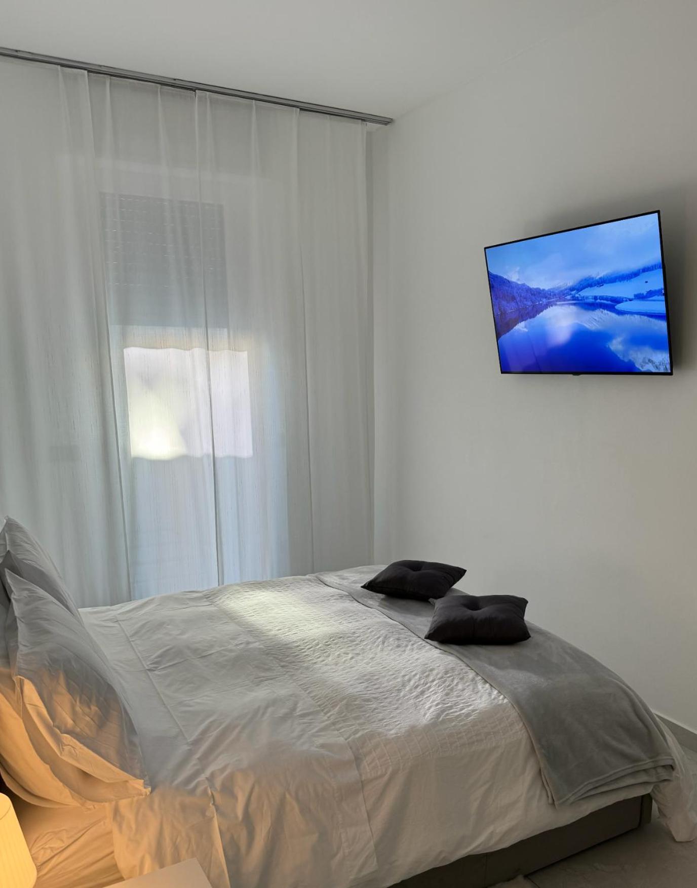 Varese Apartment Εξωτερικό φωτογραφία